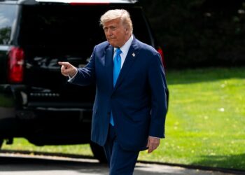 Trump corre cartas arancelas después de tocar la fecha límite hasta agosto