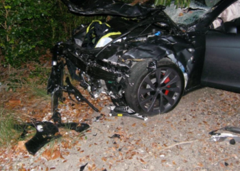 La demanda contra Tesla va a juicio en Florida: NPR