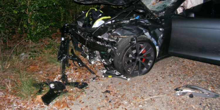 La demanda contra Tesla va a juicio en Florida: NPR