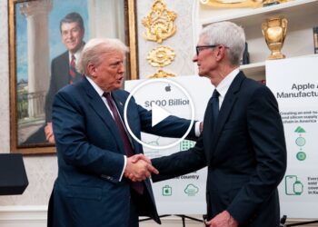 CEO de Apple regalos Trump Gold