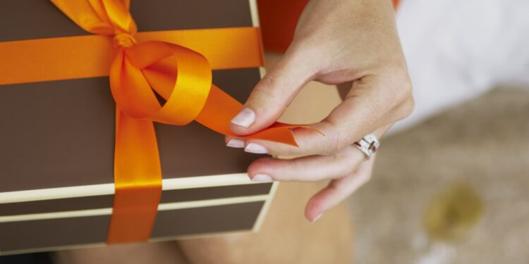 La ‘gran factura hermosa’ de Trump recorta la exención de impuestos para los mayores de personas