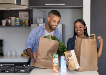 La expansión de Amazon de la entrega de comestibles no es la mierda para estas acciones. He aquí por qué