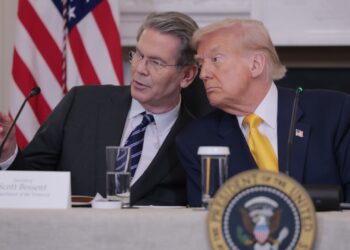 Trump dice que el Secretario del Tesoro, Bessent, “no quiere” ser alimentado por la Fed, pero otros 4 en correr