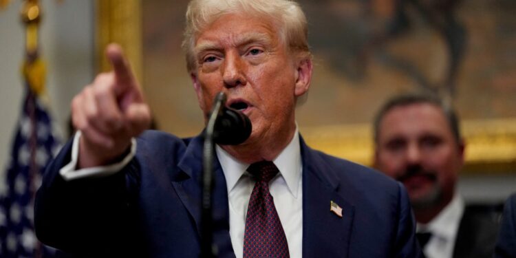 Trump Rejigs aranceles antes de la fecha límite, se dirige a la transbordación con 40% de servicio