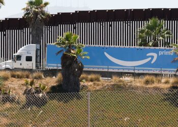 Acciones que realizan los movimientos más grandes Premarket: AMZN, Coin, RDDT, AAPL