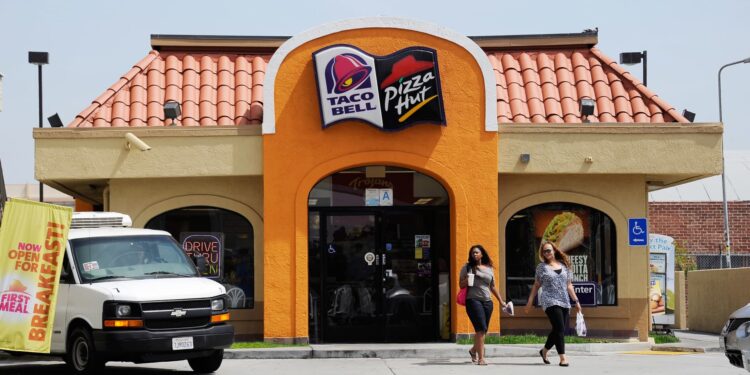 PFE, ETN, PLTR, YUM Y MÁS