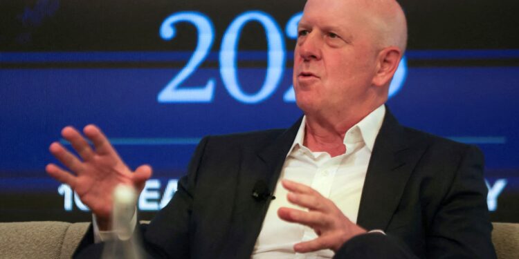 Goldman defiende que los consumidores soportarán la peor parte de los aranceles después de que Trump explote el economista del banco