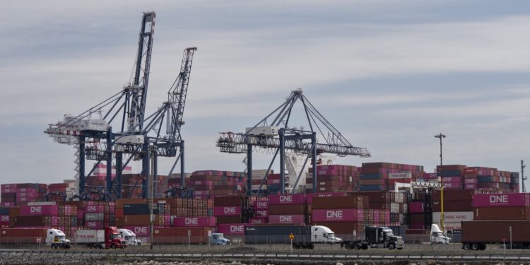 Por qué el final de ‘de minimis’ puede perjudicar a los consumidores, especialmente los de bajos ingresos