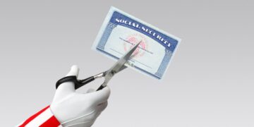 La Cola del Seguro Social podría acortarte en 2026