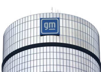 GM retirando 23,000 vehículos sobre el problema de la fuga de combustible