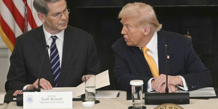 Trump descarta a Bessent como la próxima silla alimentada