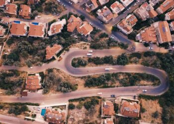 Los precios de las viviendas de los Estados Unidos ven las modestas ganancias anuales, pero la zaga detrás de la inflación