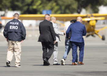 El Departamento de Estado detiene las visas de empleo para conductores de camiones