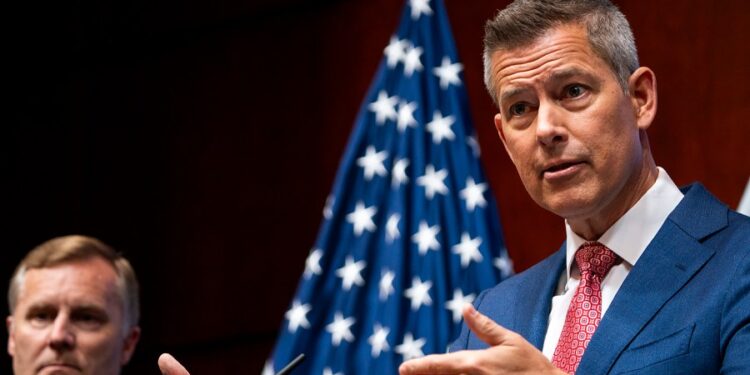 Duffy: No hay planes para privatizar los controladores de tráfico aéreo