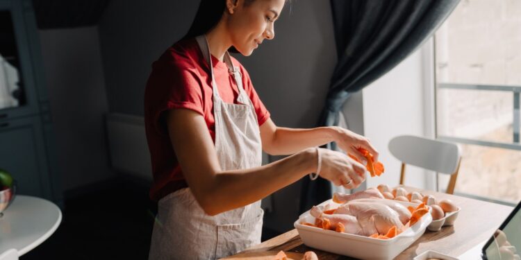 10 errores comunes que cometen las personas al cocinar pollo