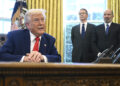 El plan de la agencia de tarifas de Trump se encuentra en medio de la batalla de césped de la Casa Blanca