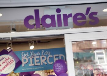 La cadena de joyería de Tween Claire’s está en bancarrota, nuevamente: NPR