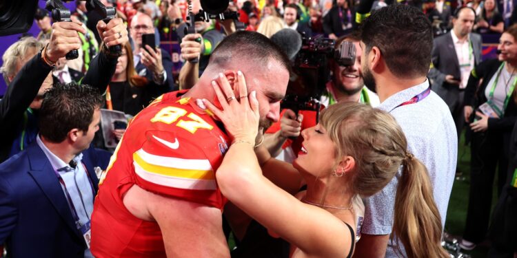 Taylor Swift, Travis Kelce Engagement aplaudido por las marcas: NPR