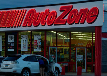 Existencias que hacen los movimientos más grandes del mediodía: Fly, Azo, SRE, Hal