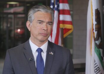 Regla de perdón de préstamos de servicio público opuesto por los fiscales generales