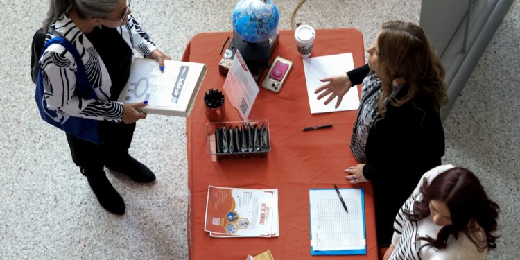 Revisiones del informe de empleos Septiembre de 2025: