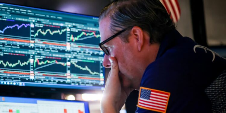 Los recortes de tasas de la Fed podrían incitar a los inversores a entrar en bonos, dice Doug Bonseparth