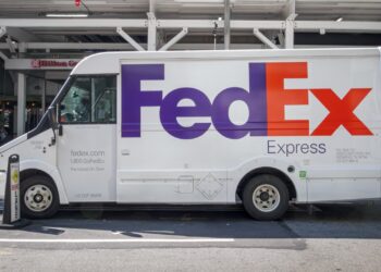 Acciones que realizan los mayores movimientos previos al mercado: FDX, INTC, LEN, AAPL