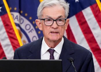 El jefe de la Fed, Powell, dice que los precios de las acciones parecen ‘bastante valorados’