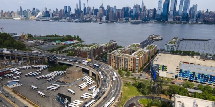 17.6m menos vehículos ingresaron a Manhattan desde el lanzamiento de precios de congestión: funcionarios de NY