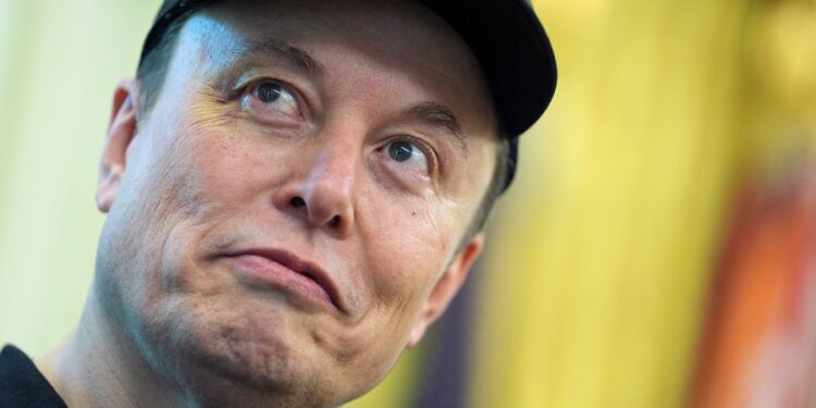 Por qué Tesla quiere hacer de Musk un billonario