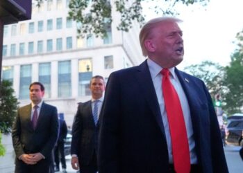 Trump dice que el sospechoso en Charlotte asesina a la mujer ucraniana debería recibir un juicio rápido y la muerte