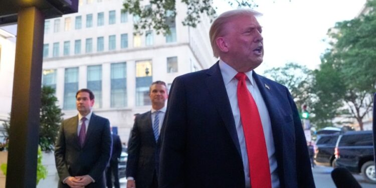 Trump dice que el sospechoso en Charlotte asesina a la mujer ucraniana debería recibir un juicio rápido y la muerte