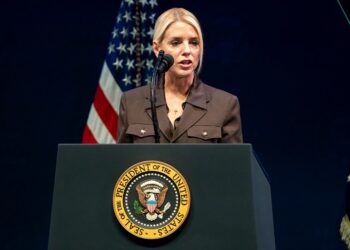 Sospechoso en Charlotte Light Rail Slaying acusado de delitos federales