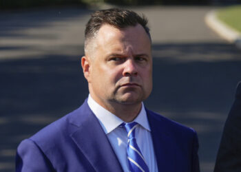 ‘Él es un loco’: los republicanos de la colina agriquen el funcionario de la vivienda de Trump Bill Pulte