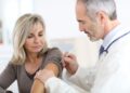 Las 3 vacunas de gripe más efectivas para los estadounidenses mayores