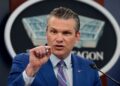 El Secretario de Defensa, Hegseth, requiere una nueva ‘compromiso’ para los reporteros del Pentágono: NPR