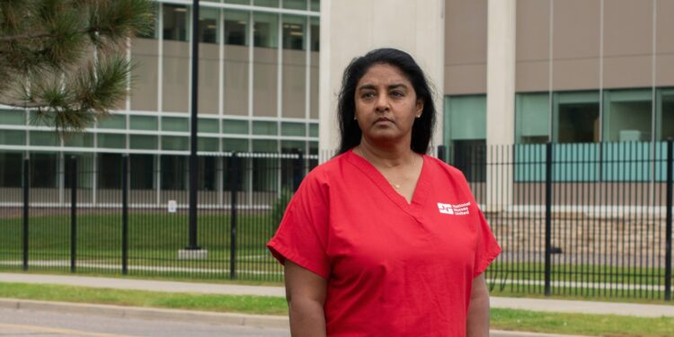 Trump está diezmando a los sindicatos de empleados federales un paso a la vez: NPR