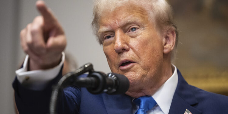 La economía de Trump rebota en el aumento de los gastos de los consumidores