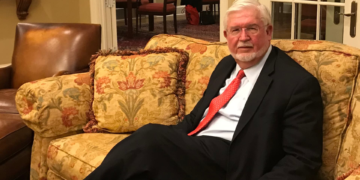 Funcionario de Trump, las agencias de crédito perjudican las calificaciones de los prestatarios