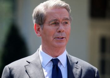 El secretario del Tesoro, Bessent, dice que el PIB podría recibir un golpe del cierre del gobierno