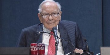Según los informes, Warren Buffett está mirando el mayor trato de Berkshire Hathaway en tres años