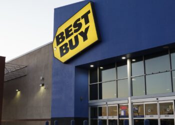 Best Buy está configurado para fuertes ganancias a medida que mejora el impulso, según las listas