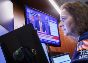 El mercado de valores se está hundiendo ante la amenaza de Trump de imponer más aranceles a China. ¿Es este un buen momento para comprar?