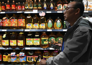 Los costos arancelarios para las empresas alcanzarán este año los 1,2 billones de dólares, y los consumidores recibirán la mayor parte del impacto, dice S&P