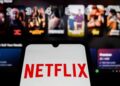 Acciones que realizan los mayores movimientos fuera de horario: NFLX, MAT, DKNG, ISRG