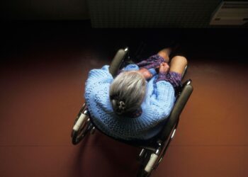 Si tuvo un padre abusivo, ¿está obligado a ayudarlo a medida que envejece?