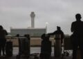 Los aeropuertos informan de escasez de controladores de tráfico aéreo en medio del cierre