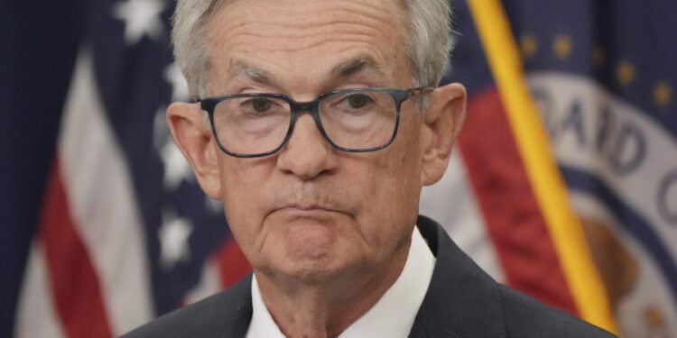Powell: la Fed “no tiene un camino libre de riesgos” a medida que aumentan el desempleo y la inflación