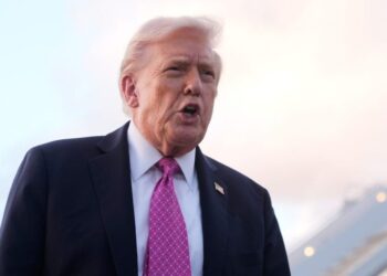 Trump firma orden que amplía el alivio arancelario a los automóviles