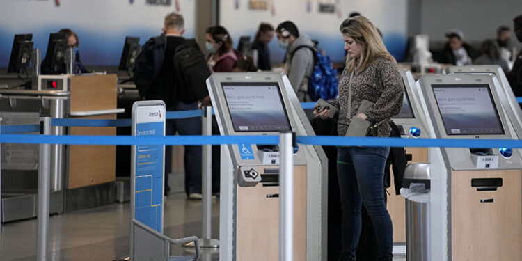 American Airlines anuncia un cambio en su política de equipaje destinado a acelerar el embarque